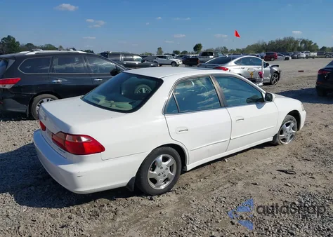 2000 Honda Accord 2.3 Lx from USA, damaged, VIN 1HGCG5646YA050182